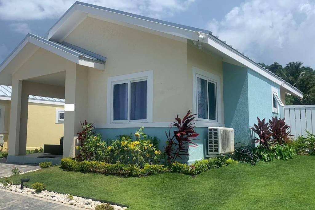 Welcome To Our Ocean View Villa! Lucea Exterior foto